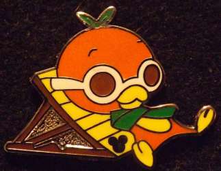 17161 - 2011 Hidden Mickey - Orange Bird - Sunbathing - Walt Disney World alternate image