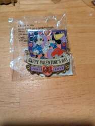 111735 - Valentine's Day - Mickey and Minnie as a Knight and Princess - Disneyland Resort alternate image