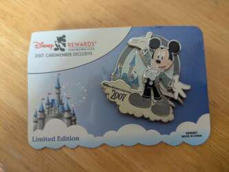 111842 - The Year of a Million Dreams - Mickey Disney Cardmember Exclusive - Walt Disney World alternate image