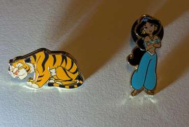 112009 - Pink A La Mode (PALM) - Disney Princess and Sidekick Mystery Micro Pins - Jasmine and Rajah - Disney Licensed alternate image