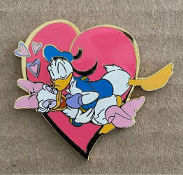 Donald & Daisy Kiss Heart Valentine