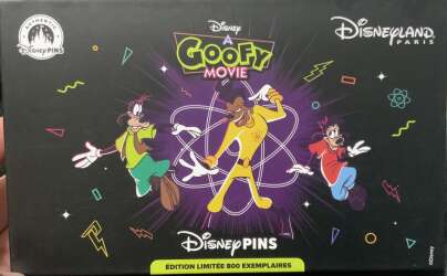 111329 - A Goofy Movie 30th Anniversary - Powerline Concert Boxed Jumbo Set — Full Set - Disneyland Resort Paris alternate image