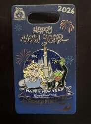 112591 - New Year's Eve/Day - Miss Piggy & Kermit - Walt Disney World alternate image