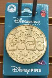 112688 - 2026 Dated Year Pins - Mickey metal medallion - Disneyland Resort Paris alternate image