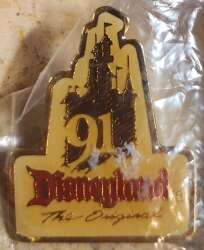 Disneyland - The Original - '91 Castle Lapel