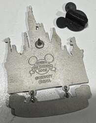 112857 - Unknown Series - Sleeping Beauty Castle with Disneyland Dangle - Disneyland Resort alternate image