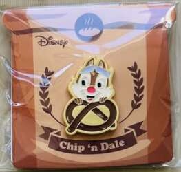 Dale holding Pretzel