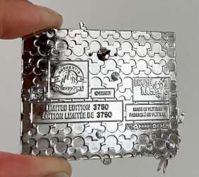 113021 - Brush of Magic - Maleficent - Disney Store US alternate image