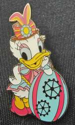 Daisy Duck Ornamental Easter Egg