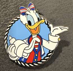 Daisy with swan towel animal