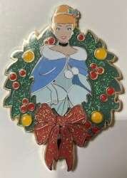 Cinderella Glitter Wreath CHASER
