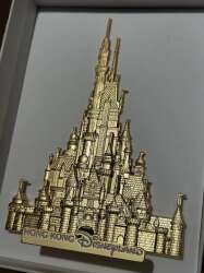 113827 - Castle of Magical Dreams - Gold Multi-piece Jumbo Castle - Hong Kong Disneyland alternate image