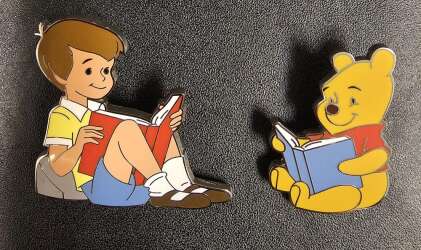 113938 - Winnie the Pooh - Winnie the Pooh and Christopher Robin Reading Pin Set alternate image