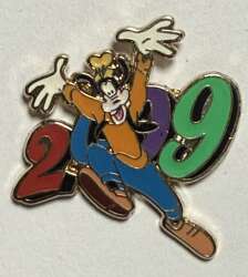 Mickey & Friends Mini Pin Boxed Set - Goofy