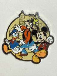 Mickey Goofy Donald walking MII