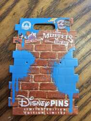 114558 - The Muppets Disney Park Day - Uncle Deadly on Haunted Mansion - Walt Disney World alternate image