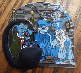 114558 - The Muppets Disney Park Day - Uncle Deadly on Haunted Mansion - Walt Disney World alternate image