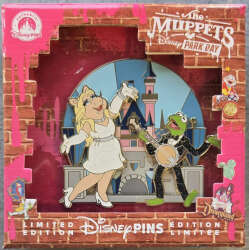 Kermit & Miss Piggy at Sleeping Beauty Castle - Mini Jumbo