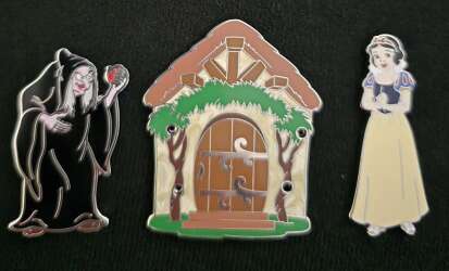 'Build-a-Pin: 2nd Generation - Snow White &amp; the Old Hag - MLT'