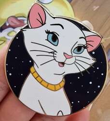 Fantasy pins by itsumademo.pins