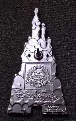 115204 - Disneyland Paris 2025 Pin Trading Starter Set - Disneyland Castle - Disneyland Resort Paris alternate image