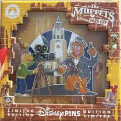 Skooter and Fozzie in front of Carthay Circle