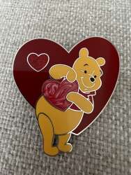 49801 - Character with hearts - Winnie the Pooh - Disneyland Resort Paris alternate image