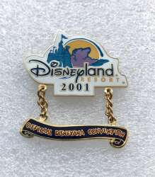 116310 - Official Disneyana Convention - A Disney Family Reunion - 2001 Disney Company Showcase Booth - Disneyland - Dangle - Disneyland Resort alternate image