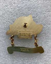 116310 - Official Disneyana Convention - A Disney Family Reunion - 2001 Disney Company Showcase Booth - Disneyland - Dangle - Disneyland Resort alternate image