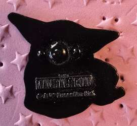 116624 - Star Wars: The Mandalorian - Grogu petting a frog - Disney Licensed alternate image