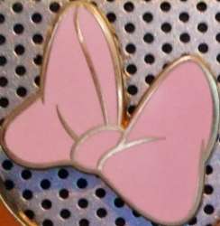 14377 - Character Hats Mystery Pin Set - Daisy Duck's Pink Bow alternate image