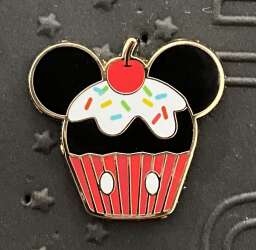 117318 - Pink A La Mode (PALM) - Mickey Mouse and Friends Sweet Treats Micro Mystery Collection - Mickey Mouse Cupcake - Disney Licensed alternate image