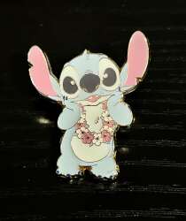 Stitch Wearing a Lei (LFLY)