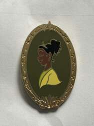 118347 - Fantasy Pin Series: Amanda Baldwin - Couple Cameo Pins - Tiana - Fantasy Unlicensed alternate image