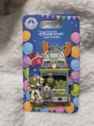 Buzz and Claw Machine