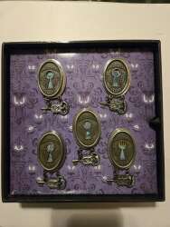 118699 - Halloween 2016 Lock and Key Set - Haunted Mansion - Walt Disney World alternate image