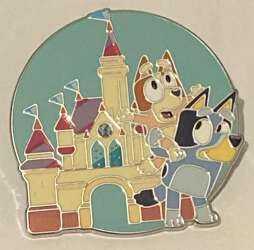 119050 - Bluey - Bluey and Bingo with Castle - Disneyland Resort alternate image