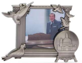 119068 - Walt’s Magical Moments Series - Walt Disney Feed the Birds - Disney Store US alternate image