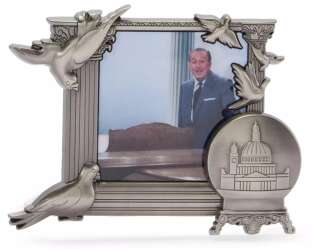 Walt Disney Feed the Birds