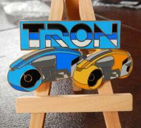 119074 - Tron Lightcycles - Disney Auctions alternate image