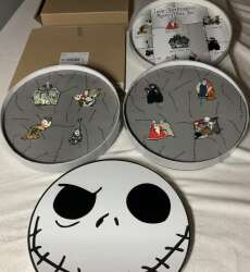 'Nightmare Before Christmas 4 Pin Boxed Mystery Set - Nightmare Before Christmas 4 Pin Boxed Mystery Set - complete 8-pin set - DSUS'