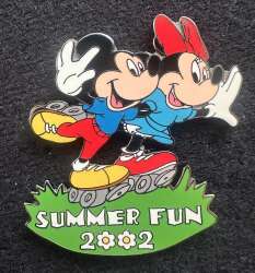 Disney Auctions - Mickey and Minnie - Skating - Summer Fun 2002