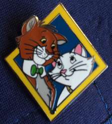 17552 - Cast Lanyard Series IV - Classic Character Diamonds - O'Malley & Duchess - Disneyland Resort alternate image