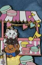 119840 - BoxLunch - Cats & Dogs Food Stands Blind Box - Marie, Berlioz and Toulouse - Disney Licensed alternate image