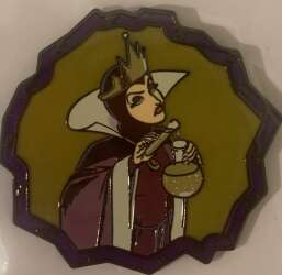 118622 - Selfridges Exclusive - Evil Queen - Disney Store UK alternate image