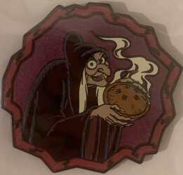 118621 - Selfridges & Disney Exclusive - Old Hag - Disney Store UK alternate image