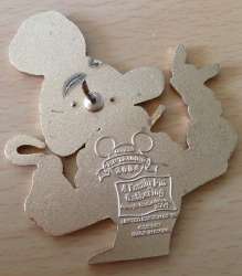 5148 - A Family Pin Gathering 2004 - Disney Villains Large Framed Set (Captain Hook ONLY) - Walt Disney World alternate image