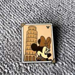 12391 - 2009 Hidden Mickey - World Snapshots - Minnie Pisa - Disneyland Resort alternate image