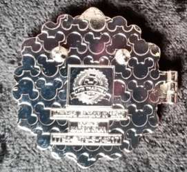 20966 - Resort Holiday Collection 2014: Hinged Snowflakes - Art of Animation Resort - Ariel Wreath - Walt Disney World alternate image