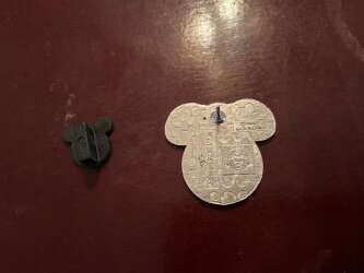 13913 - Emoji Pin Set (6 pins) - Minnie Mouse alternate image